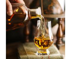 Whiskey, a bárszekrény kötelező lakója
