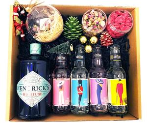 Karácsonyi Delux Hendricks Orbium Gin Tonik Szett Hendricks Karácsonyfa dísszel