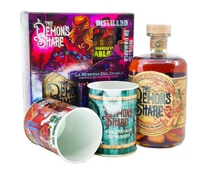 The Demons Share 6 éves rum ajándékcsomag két alumínium pohárral 0,7L 40%