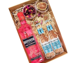 Beefeater Pink Gin Tonik szett Díszdobozban Ginfűszerrel