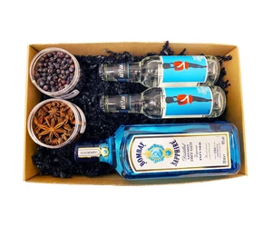 Bombay Gin Tonik szett Díszdobozban Ginfűszerrel