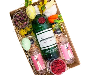 Húsvéti Tanqueray Gin Tonik szett Papír díszdobozban