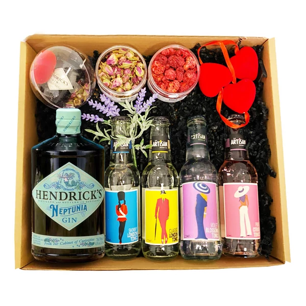 Exkluzív Nőnapi Hendricks Neptunia Gin Tonik szett díszdobozban