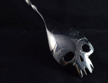 Bottesi kézzel készített koponya bárkanál