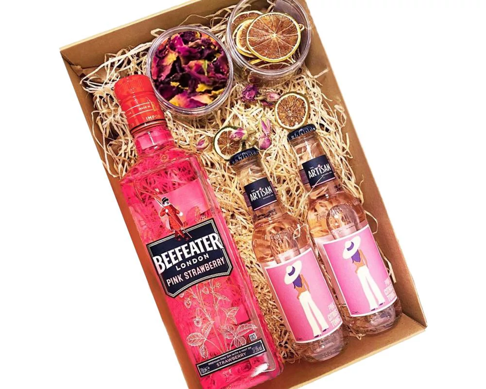 Beefeater Pink Gin Tonik szett Díszdobozban Ginfűszerrel